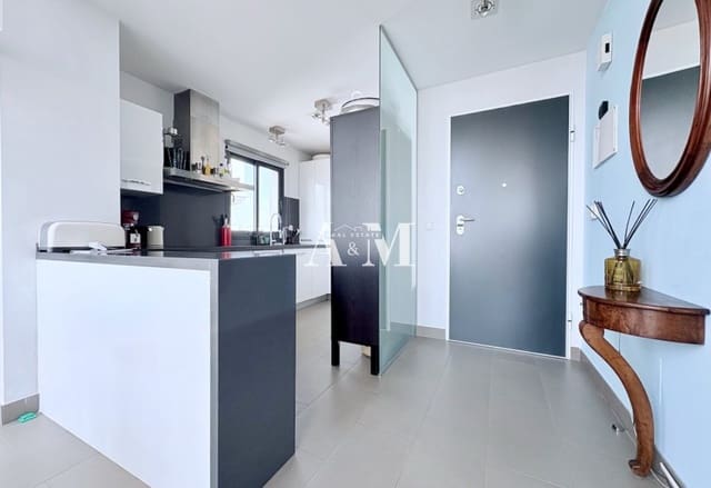 Apartamento de 3 habitaciones en Dehesa de Campoamor, Orihuela en venta con piscina - 420.000 € (Ref: 10095671)
