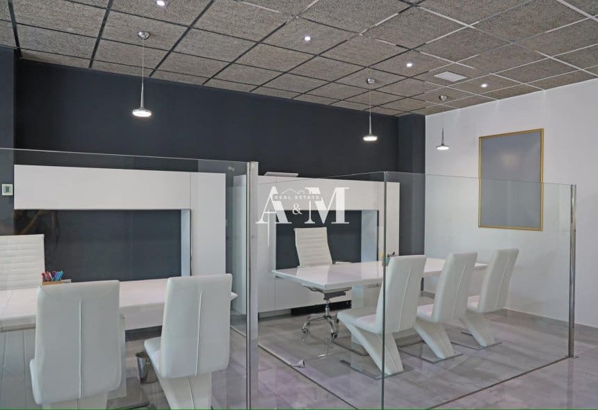 Local Commercial de 1 chambre à louer à Guardamar del Segura - 1 300 € (Ref: 10095672)