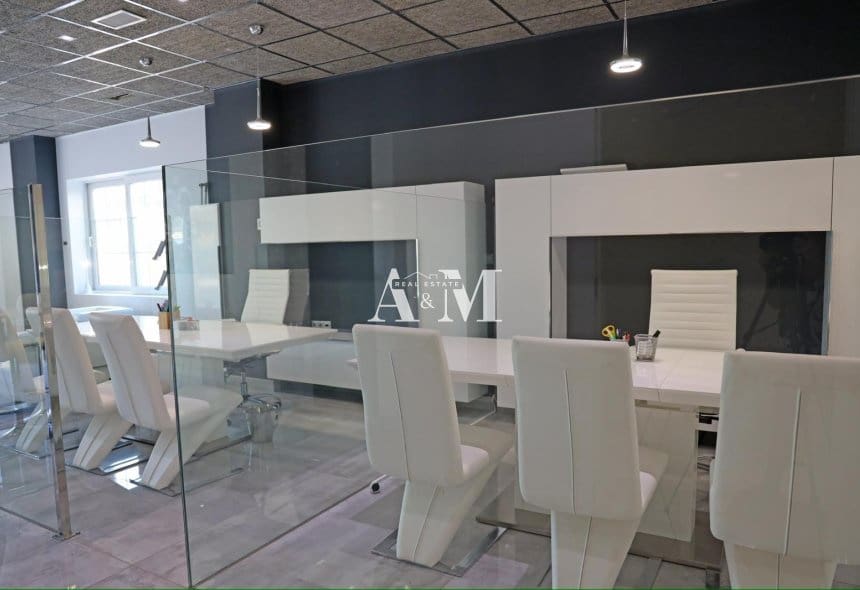 Local Commercial de 1 chambre à louer à Guardamar del Segura - 1 300 € (Ref: 10095672)