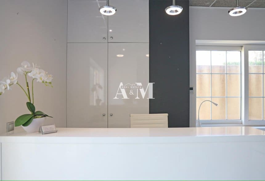 Local Commercial de 1 chambre à louer à Guardamar del Segura - 1 300 € (Ref: 10095672)