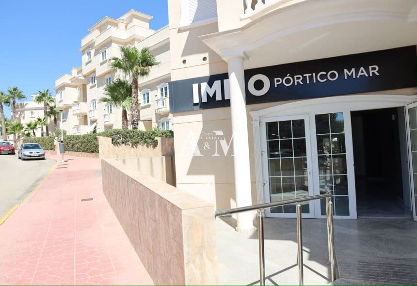Local Commercial de 1 chambre à louer à Guardamar del Segura - 1 300 € (Ref: 10095672)