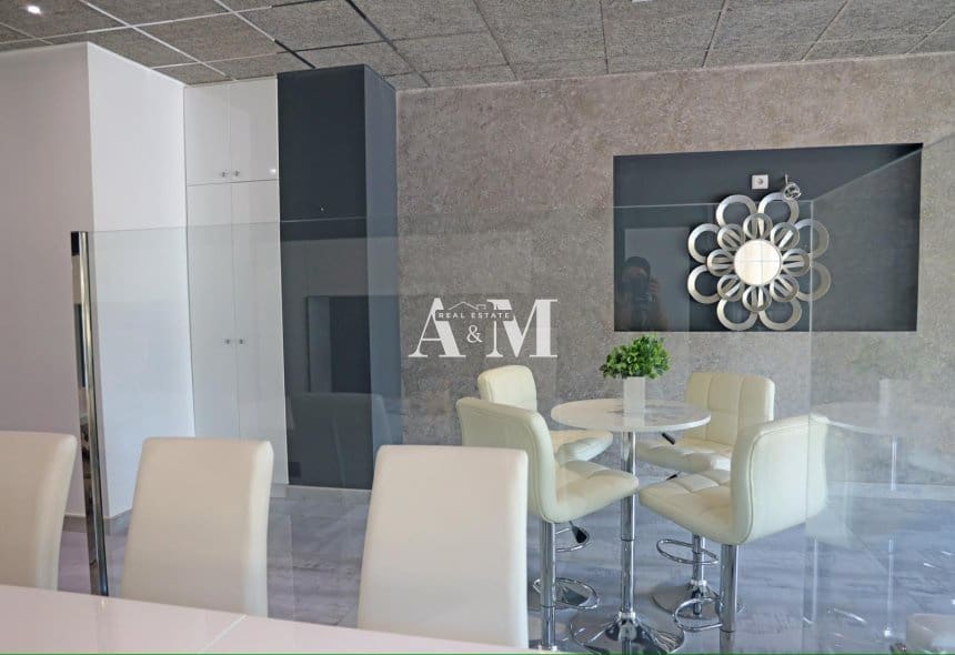 Local Commercial de 1 chambre à louer à Guardamar del Segura - 1 300 € (Ref: 10095672)