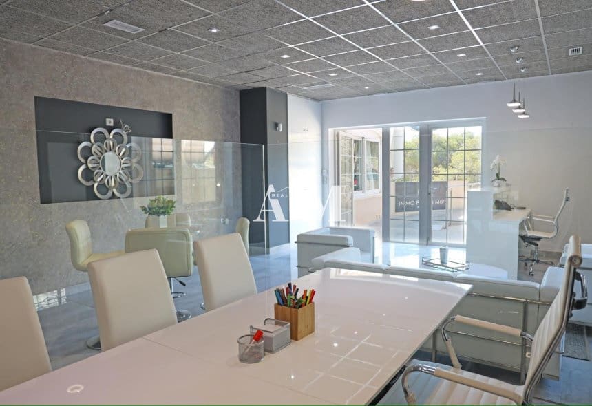 Local Commercial de 1 chambre à louer à Guardamar del Segura - 1 300 € (Ref: 10095672)