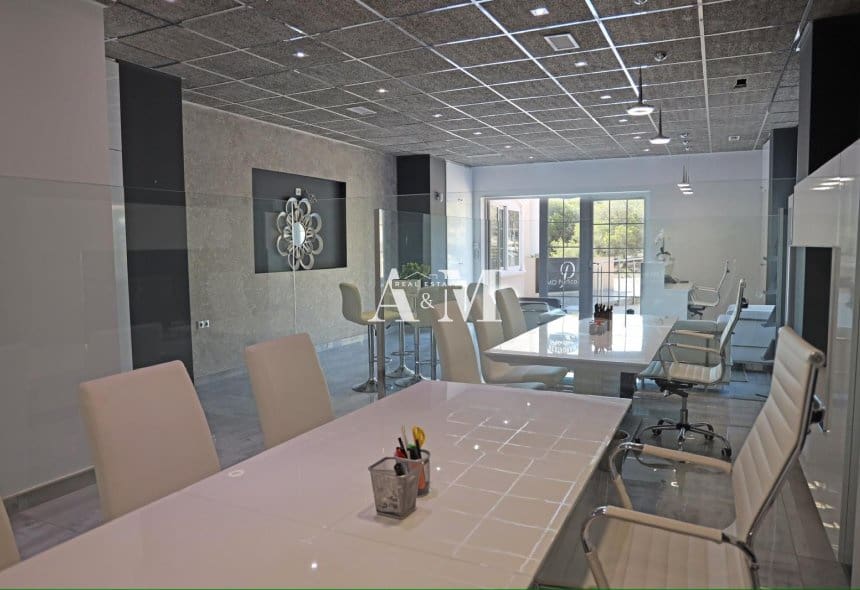 Local Commercial de 1 chambre à louer à Guardamar del Segura - 1 300 € (Ref: 10095672)