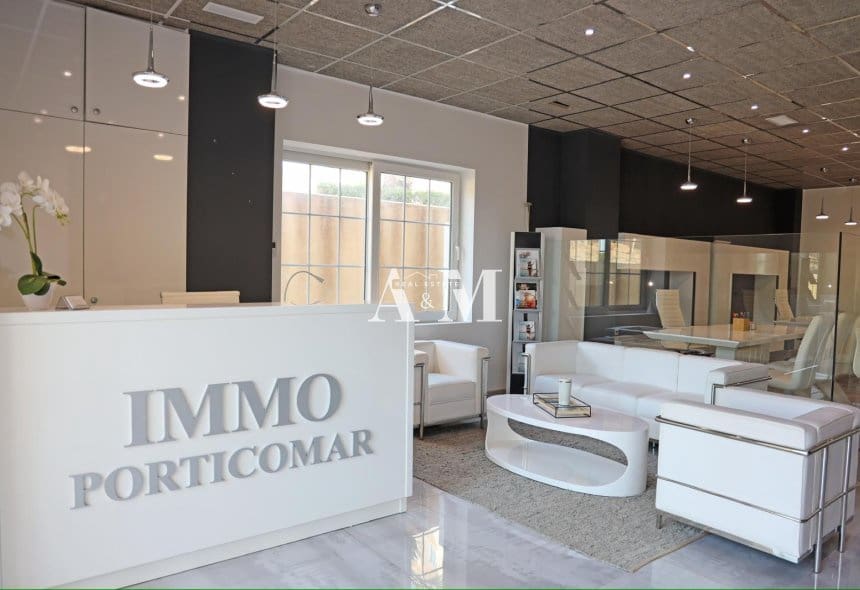 Local Commercial de 1 chambre à louer à Guardamar del Segura - 1 300 € (Ref: 10095672)