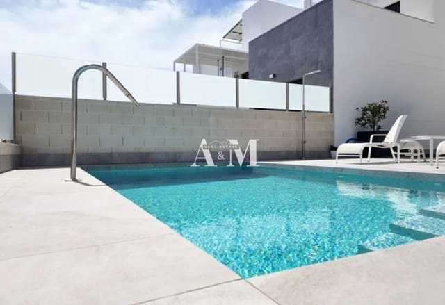 3 soverom Villa til salgs i Los Balcones - Los Altos, Torrevieja med svømmebasseng garasje - € 670 000 (Ref: 10095673)
