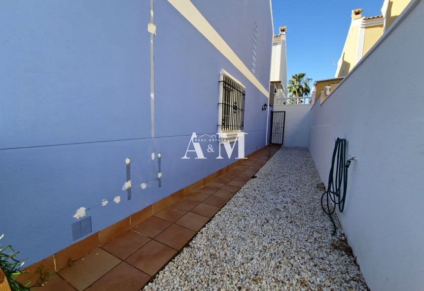 3 Zimmer Haus zu vermieten in Campoamor mit Pool - 1.300 € (Ref: 10095676)
