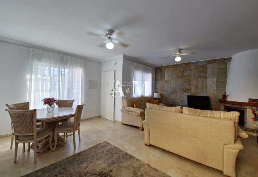 3 Zimmer Haus zu vermieten in Campoamor mit Pool - 1.300 € (Ref: 10095676)
