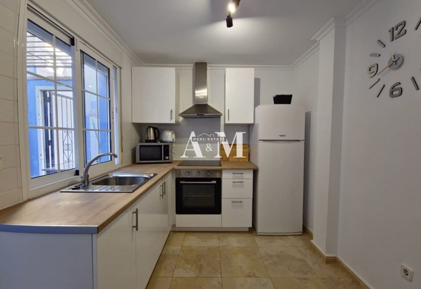 3 Zimmer Haus zu vermieten in Campoamor mit Pool - 1.300 € (Ref: 10095676)