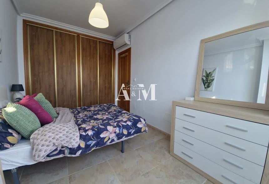 3 Zimmer Haus zu vermieten in Campoamor mit Pool - 1.300 € (Ref: 10095676)