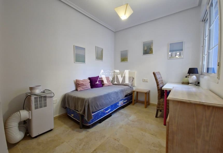 3 Zimmer Haus zu vermieten in Campoamor mit Pool - 1.300 € (Ref: 10095676)