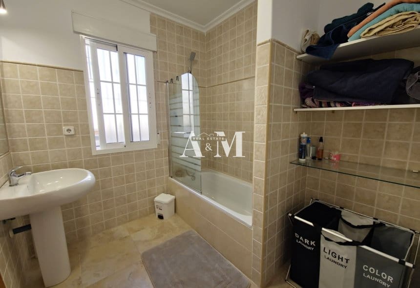 3 Zimmer Haus zu vermieten in Campoamor mit Pool - 1.300 € (Ref: 10095676)