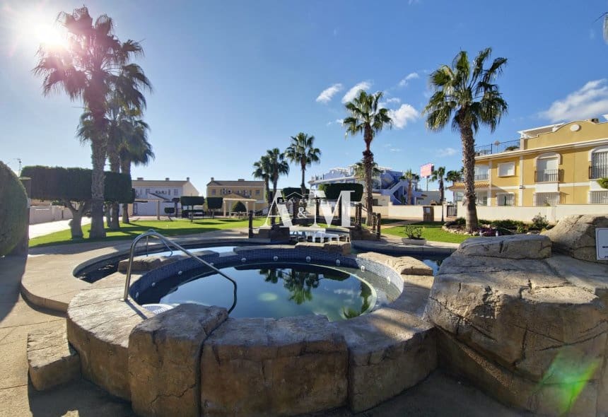 3 Zimmer Haus zu vermieten in Campoamor mit Pool - 1.300 € (Ref: 10095676)
