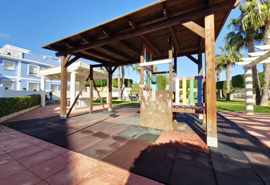 3 Zimmer Haus zu vermieten in Campoamor mit Pool - 1.300 € (Ref: 10095676)