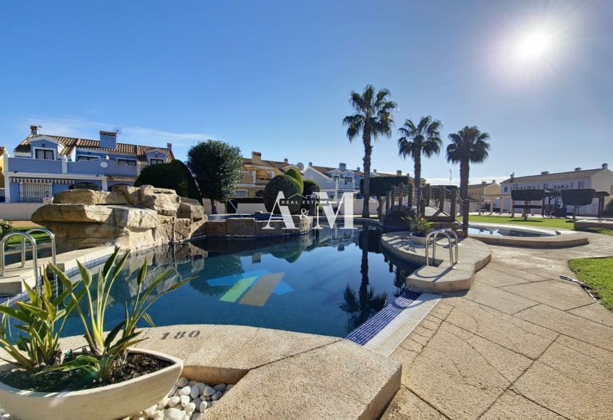 3 Zimmer Haus zu vermieten in Campoamor mit Pool - 1.300 € (Ref: 10095676)