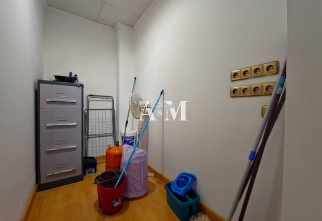 1 quarto Comercial para arrendar em El Molino, Torrevieja - 1 000 € (Ref: 10095677)