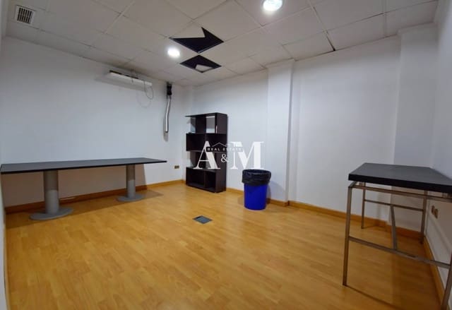 1 quarto Comercial para arrendar em El Molino, Torrevieja - 1 000 € (Ref: 10095677)