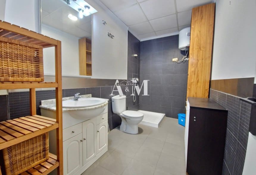 1 sypialnia Komercyjne do wynajęcia w Torrevieja - 1 000 € (Ref: 10095677)