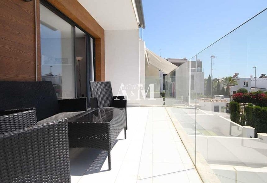 2 soverom Leilighet til leie i Villamartin med svømmebasseng garasje - € 1 350 (Ref: 10095678)