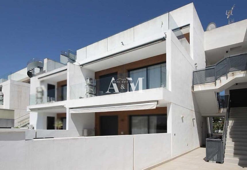 2 soverom Leilighet til leie i Villamartin med svømmebasseng garasje - € 1 350 (Ref: 10095678)