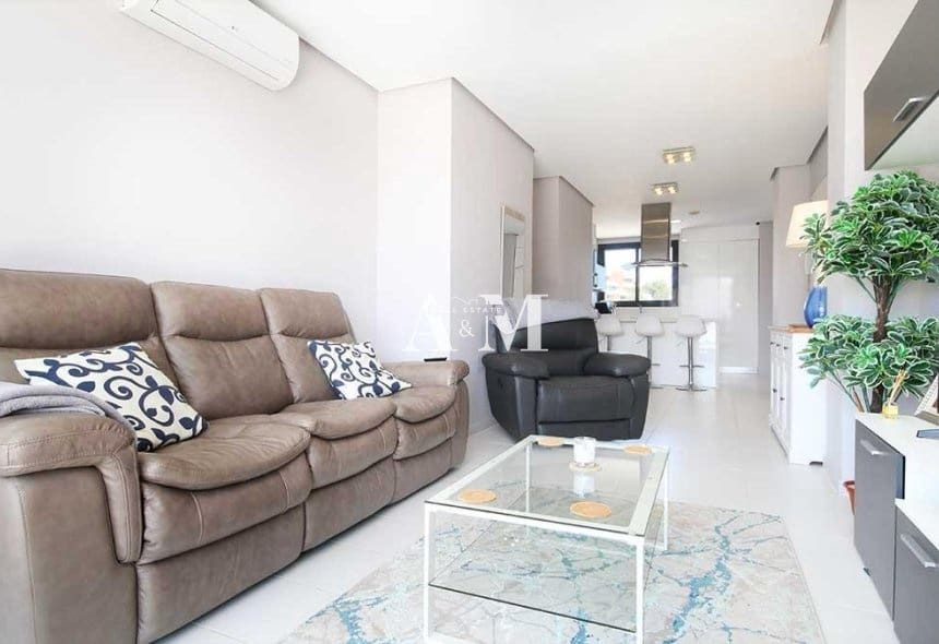 2 soverom Leilighet til leie i Villamartin med svømmebasseng garasje - € 1 350 (Ref: 10095678)