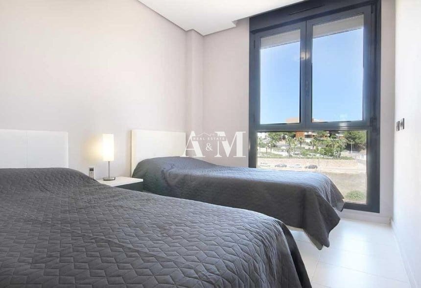 2 soverom Leilighet til leie i Villamartin med svømmebasseng garasje - € 1 350 (Ref: 10095678)