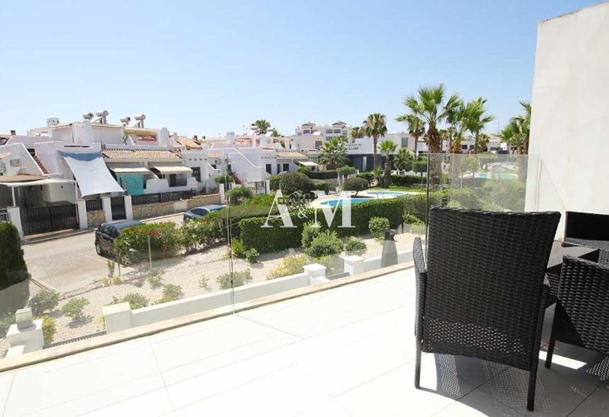2 soverom Leilighet til leie i Villamartin med svømmebasseng garasje - € 1 350 (Ref: 10095678)