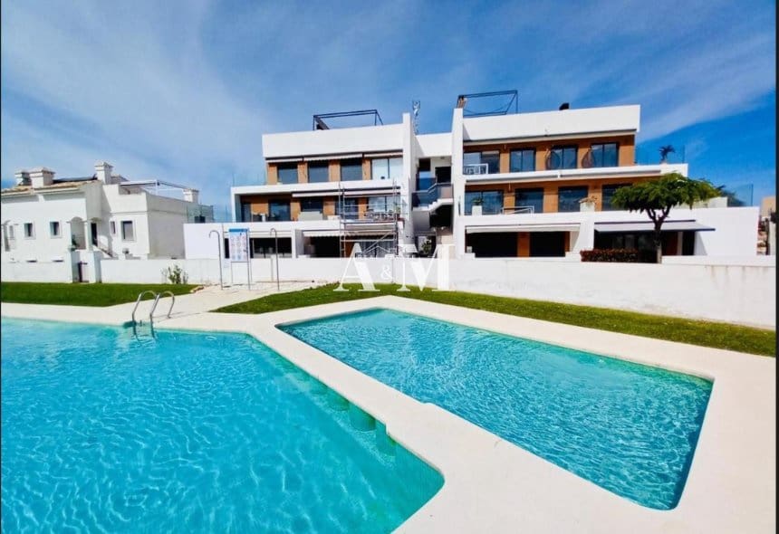 2 soverom Leilighet til leie i Villamartin med svømmebasseng garasje - € 1 350 (Ref: 10095678)