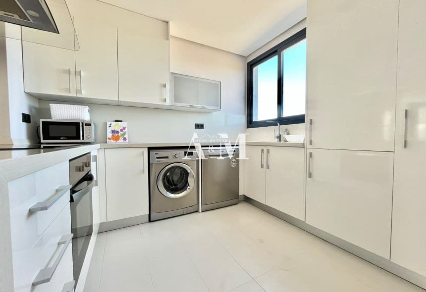 2 quarto Apartamento para arrendar em Villamartin com piscina garagem - 1 350 € (Ref: 10095678)