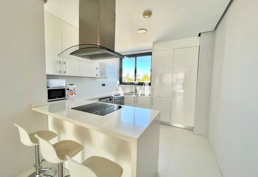 2 quarto Apartamento para arrendar em Villamartin com piscina garagem - 1 350 € (Ref: 10095678)