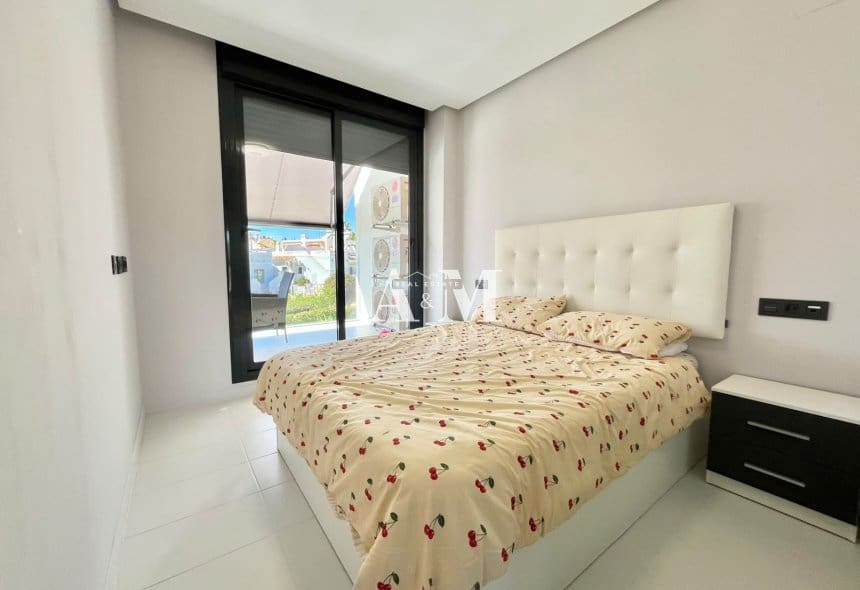 2 quarto Apartamento para arrendar em Villamartin com piscina garagem - 1 350 € (Ref: 10095678)