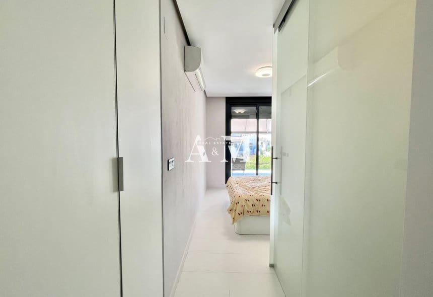 2 quarto Apartamento para arrendar em Villamartin com piscina garagem - 1 350 € (Ref: 10095678)