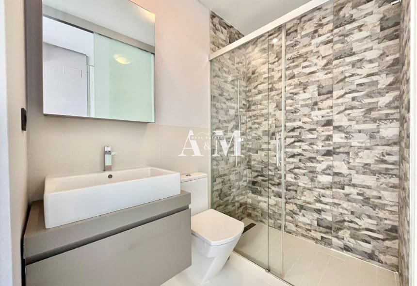 2 quarto Apartamento para arrendar em Villamartin com piscina garagem - 1 350 € (Ref: 10095678)