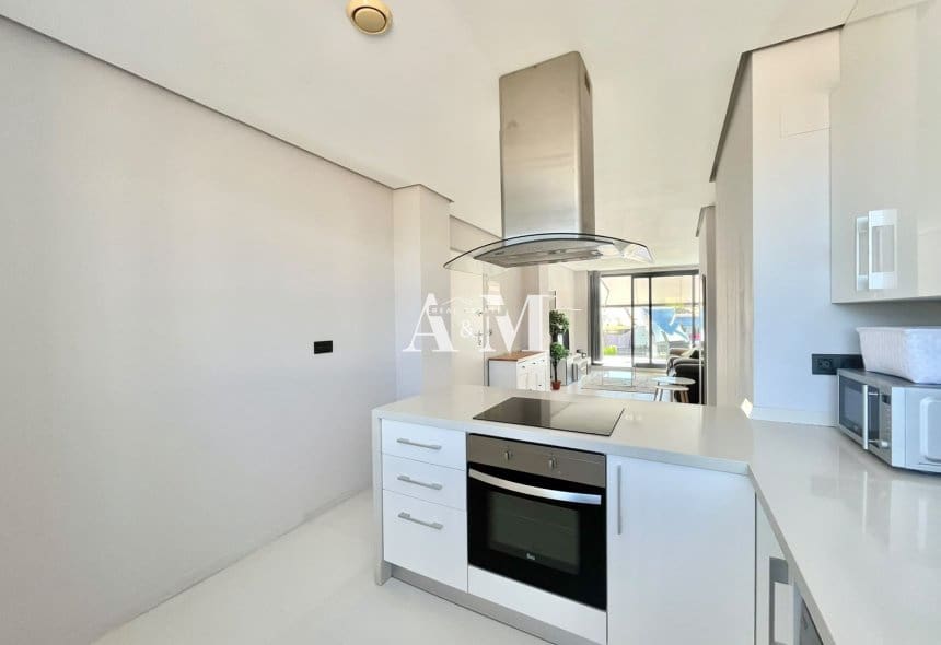 2 quarto Apartamento para arrendar em Villamartin com piscina garagem - 1 350 € (Ref: 10095678)