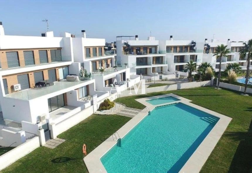 2 quarto Apartamento para arrendar em Villamartin com piscina garagem - 1 350 € (Ref: 10095678)