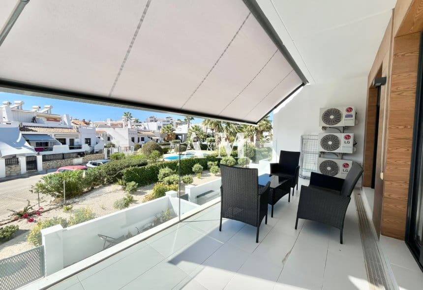 2 quarto Apartamento para arrendar em Villamartin com piscina garagem - 1 350 € (Ref: 10095678)
