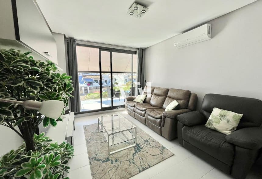 2 quarto Apartamento para arrendar em Villamartin com piscina garagem - 1 350 € (Ref: 10095678)