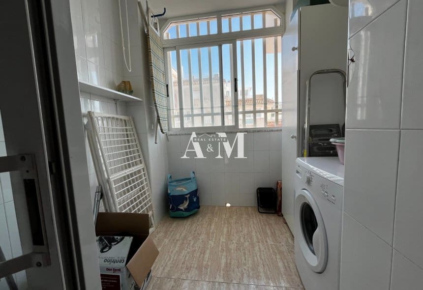 2 sypialnia Apartament przy plaży do wynajęcia w La Manga del Mar Menor z basenem garażem - 750 € (Ref: 10095679)