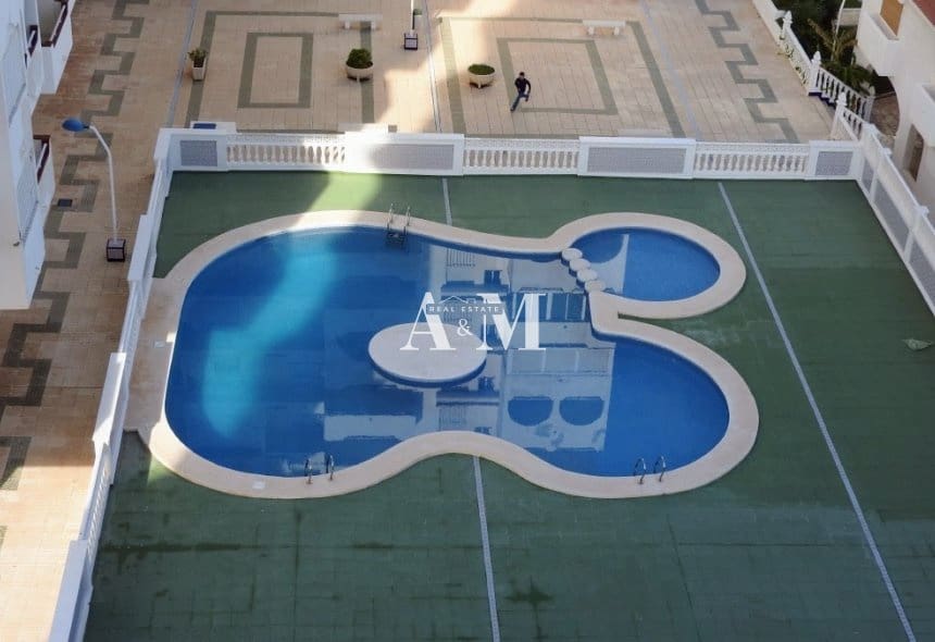 2 sypialnia Apartament przy plaży do wynajęcia w La Manga del Mar Menor z basenem garażem - 750 € (Ref: 10095679)