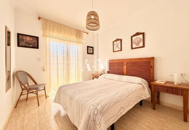 Apartamento Playa de 2 habitaciones en La Manga del Mar Menor en alquiler con piscina garaje - 750 € (Ref: 10095679)