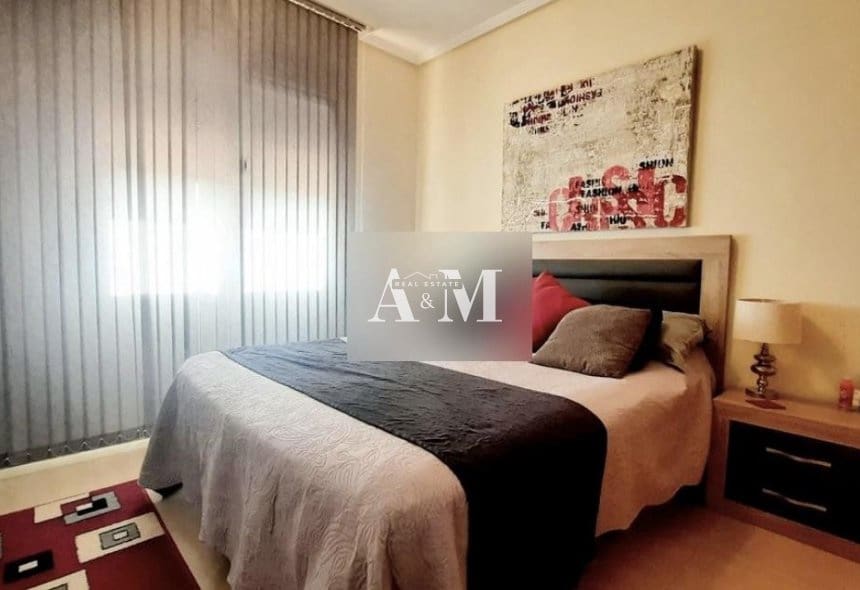 Apartamento de 2 habitaciones en Los Alcázares en alquiler con piscina garaje - 850 € (Ref: 10095680)