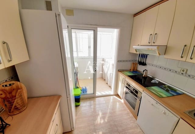 2 camera da letto Appartamento sulla Spiaggia da affittare in La Manga del Mar Menor con piscina garage - 750 € (Rif: 10095681)