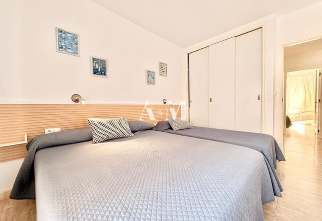 Apartamento Playa de 2 habitaciones en La Manga del Mar Menor en alquiler con piscina garaje - 750 € (Ref: 10095681)