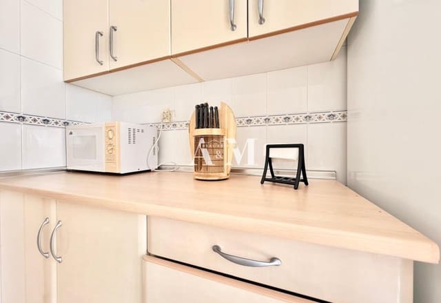 Apartamento Playa de 2 habitaciones en La Manga del Mar Menor en alquiler con piscina garaje - 750 € (Ref: 10095681)
