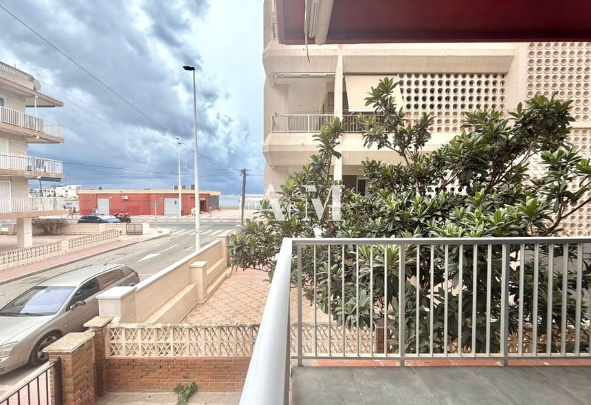 2 soveværelse Strandlejlighed til leje i Santa Pola med garage - € 1.000 (Ref: 10095682)