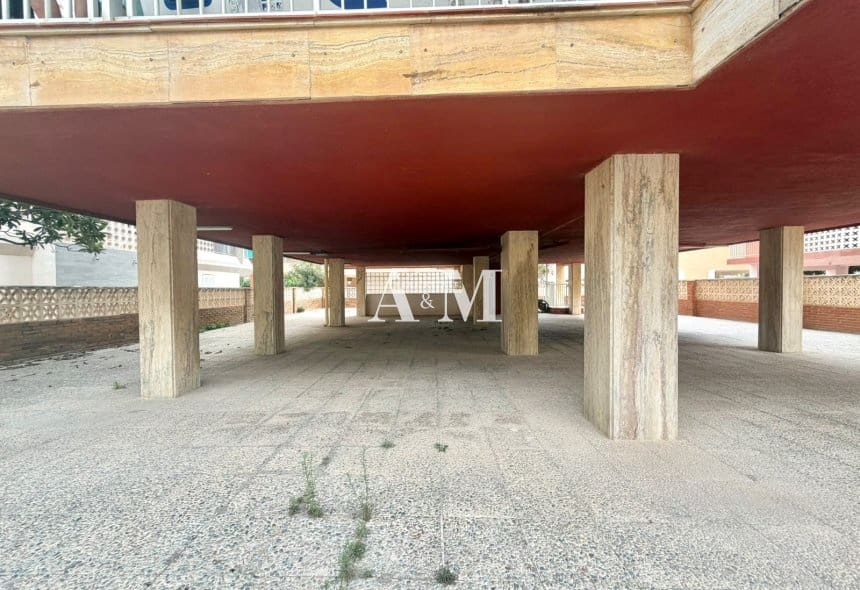 2 soveværelse Strandlejlighed til leje i Santa Pola med garage - € 1.000 (Ref: 10095682)