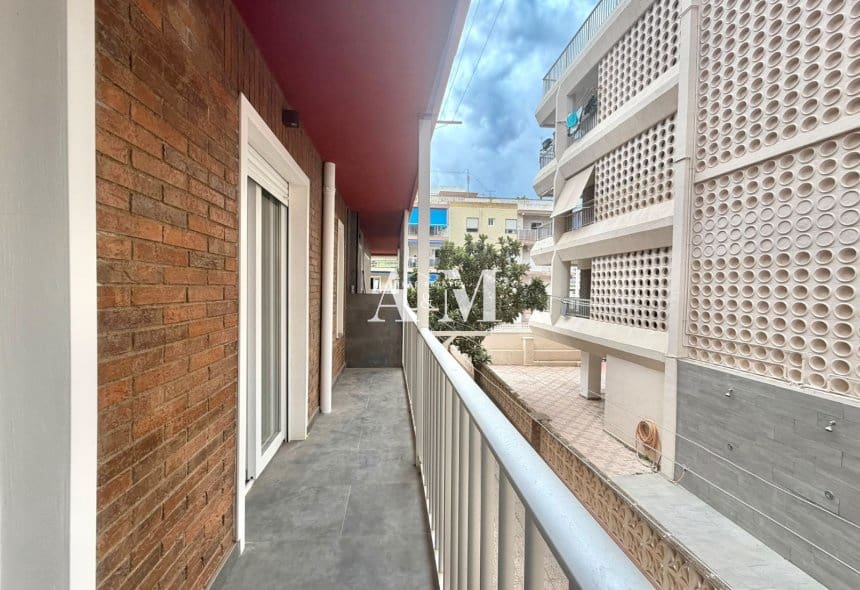 2 soveværelse Strandlejlighed til leje i Santa Pola med garage - € 1.000 (Ref: 10095682)