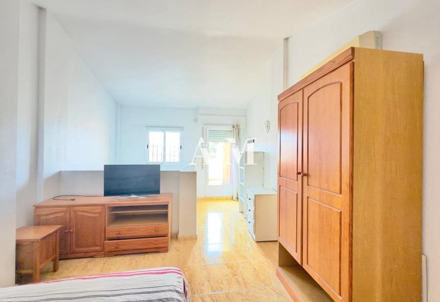 3 slaapkamer Huis te huur in La Florida - € 1.200 (Ref: 10095685)