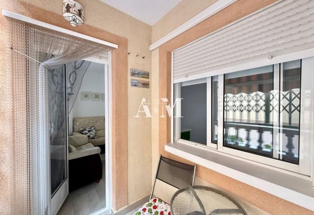 Apartamento de 2 habitaciones en Las Viñas, Guardamar del Segura en alquiler - 750 € (Ref: 10095686)