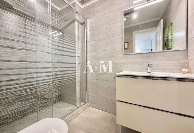 Apartamento de 2 habitaciones en Las Viñas, Guardamar del Segura en alquiler - 750 € (Ref: 10095686)